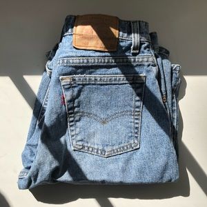 vintage high waisted levi’s mom shorts